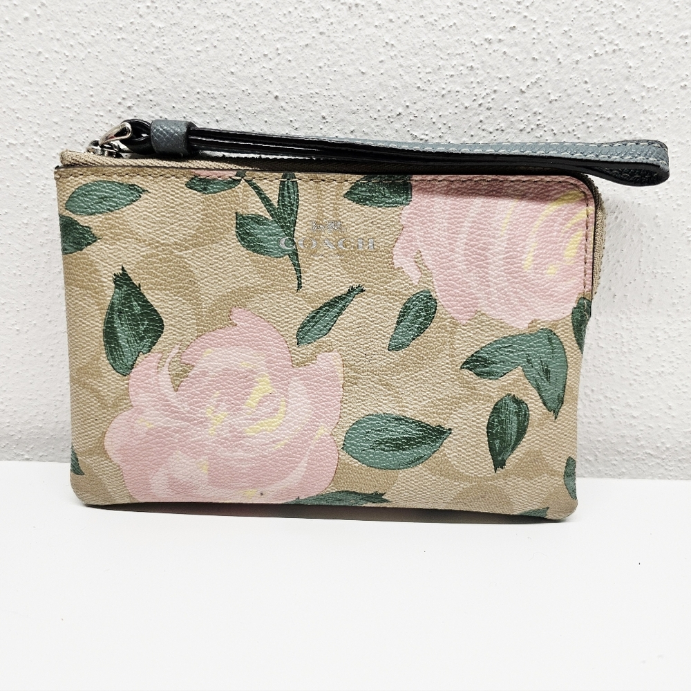 Coach Wristlet Blush Multi Camo Rose Floral Print